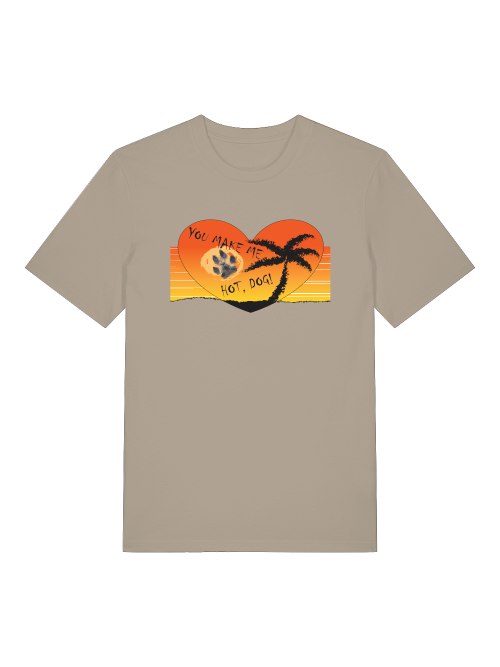 Unisex T-Shirt mit Hundepfoten Print und orangefarbenem Herzmotiv mit Palme auf beigem Hintergrund