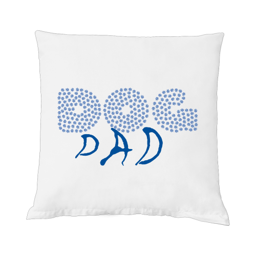 Weißes Dekokissen mit Printmotiv: DOG mit Hundepfoten geschrieben und dazu in blauer Schreibschrift: Dad.